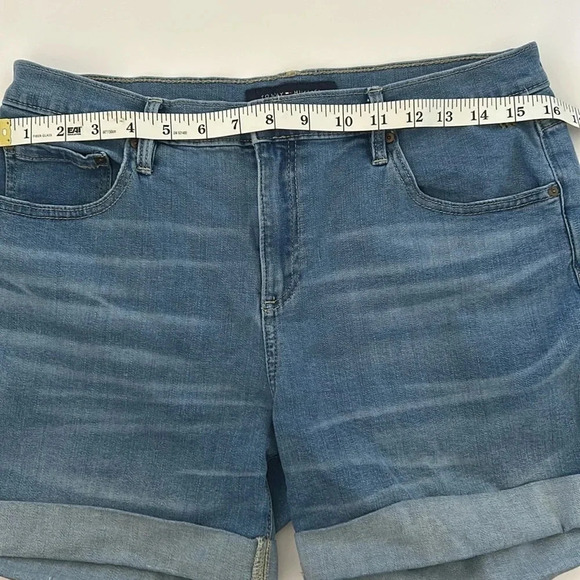 Tommy Hilfiger Jean shorts size 10 denim high waisted shorts - Picture 6 of 6